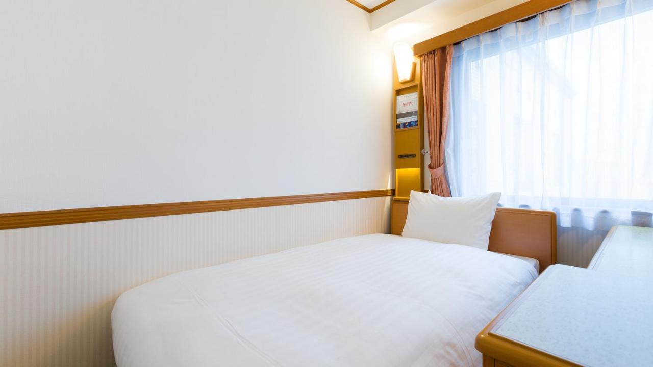Toyoko Inn Tokyo Shinagawa Aomono-Yokocho-Eki Δωμάτιο φωτογραφία
